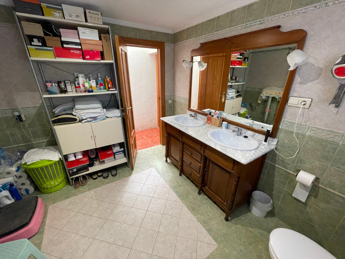 Se vende Villa - Chalet de 4 dormitorios en Costa Blanca, Alicante, España
