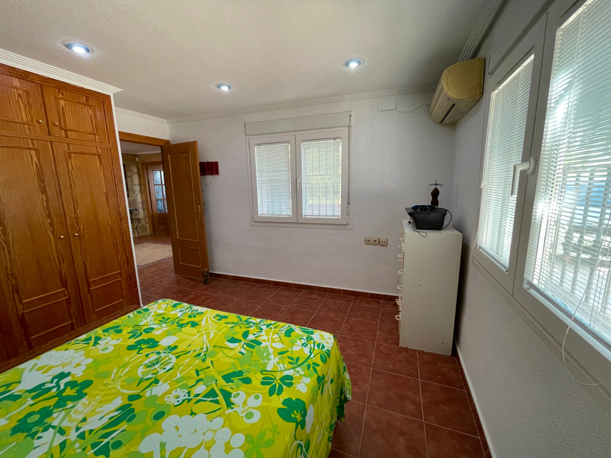 Se vende Villa - Chalet de 4 dormitorios en Costa Blanca, Alicante, España
