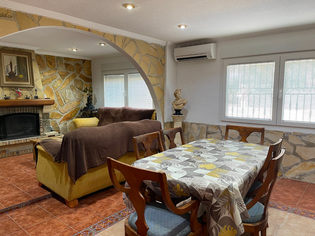 Se vende Villa - Chalet de 4 dormitorios en Costa Blanca, Alicante, España