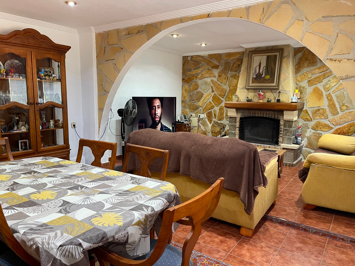 Se vende Villa - Chalet de 4 dormitorios en Costa Blanca, Alicante, España