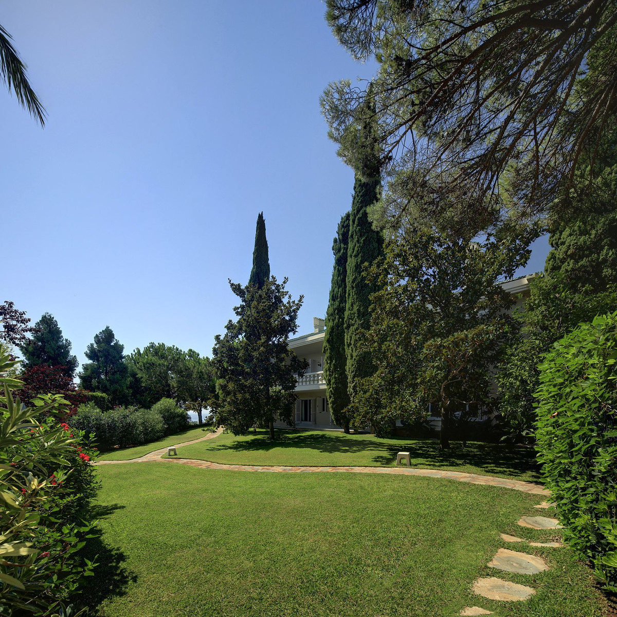 Se vende Villa - Chalet de 10 dormitorios en Costa Del Sol, Málaga, España