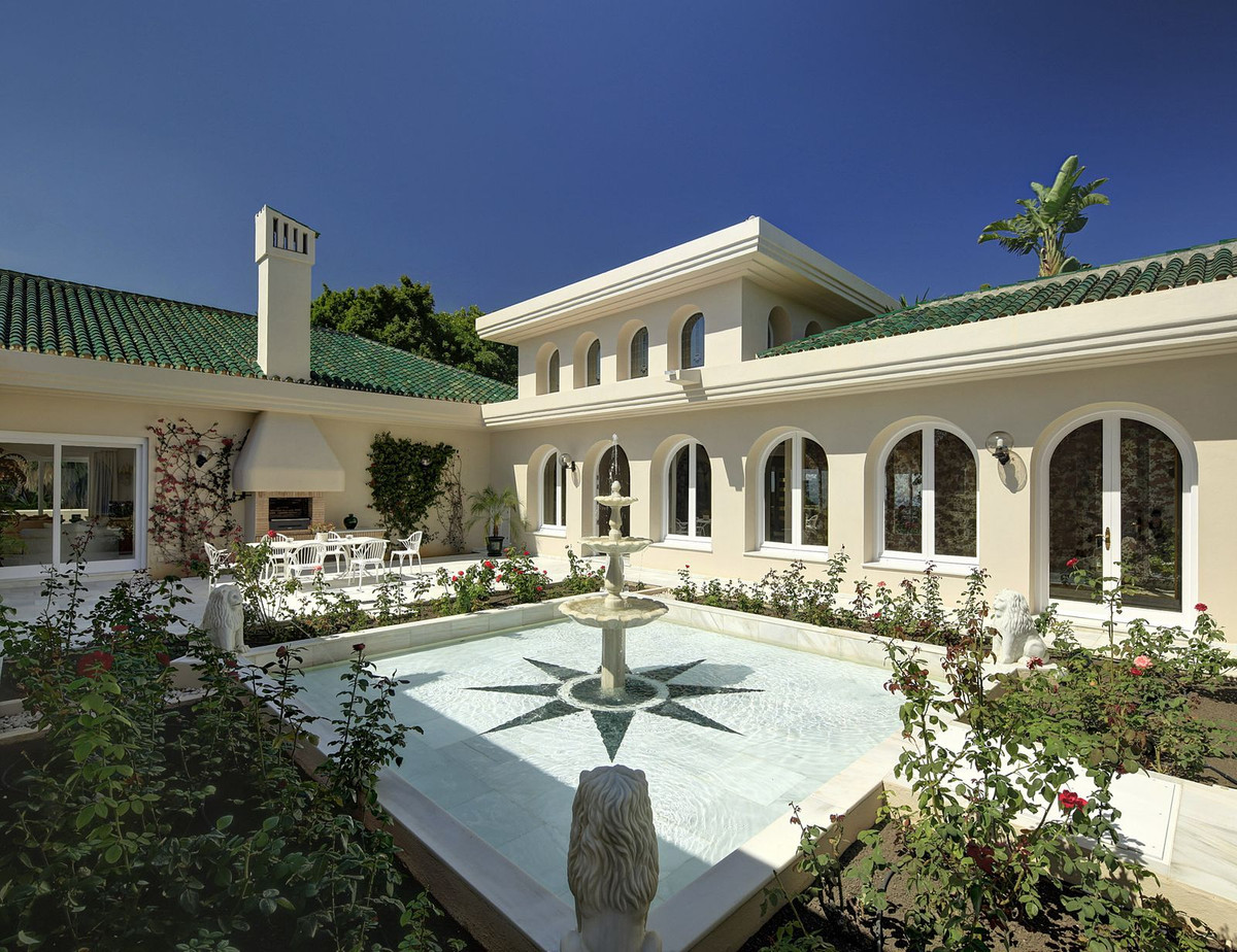 Se vende Villa - Chalet de 10 dormitorios en Costa Del Sol, Málaga, España