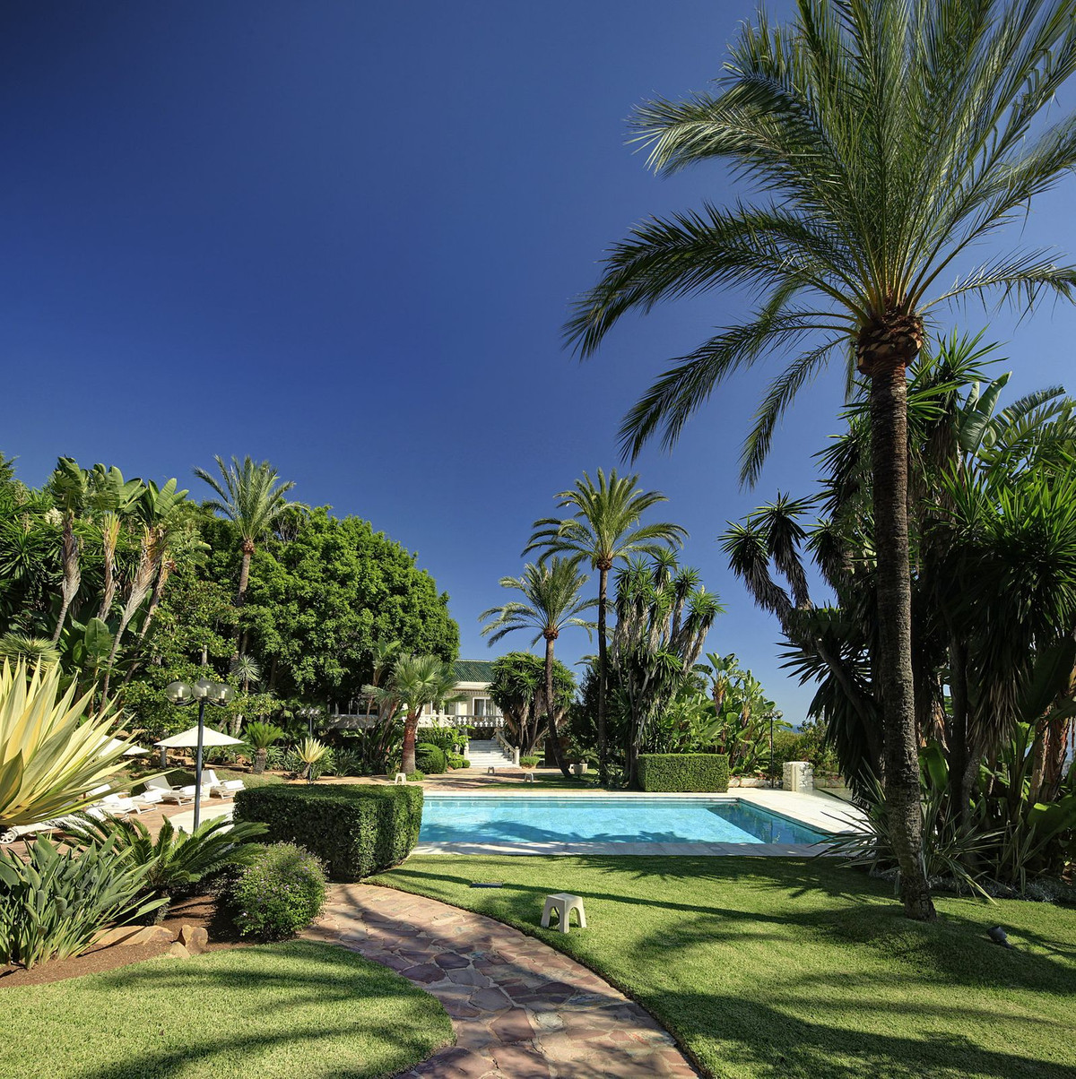 Se vende Villa - Chalet de 10 dormitorios en Costa Del Sol, Málaga, España