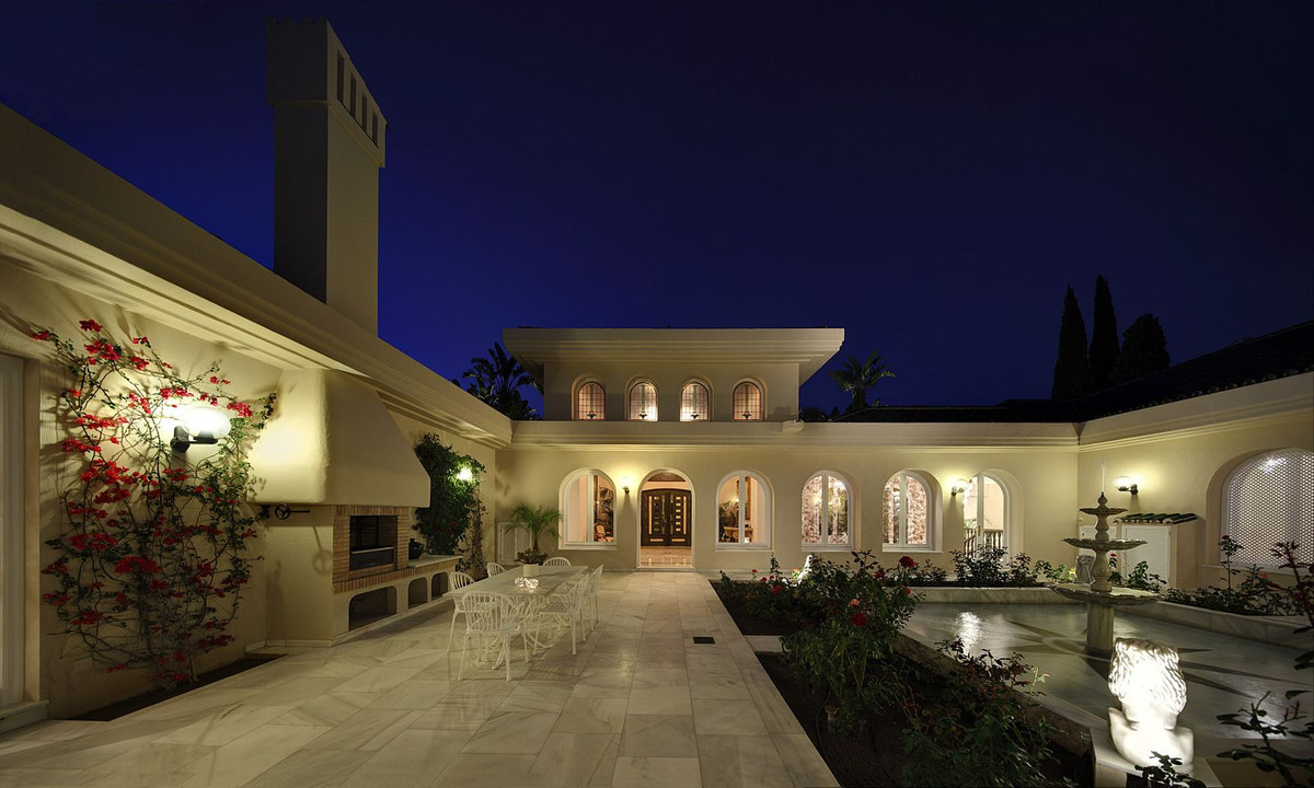 Se vende Villa - Chalet de 10 dormitorios en Costa Del Sol, Málaga, España