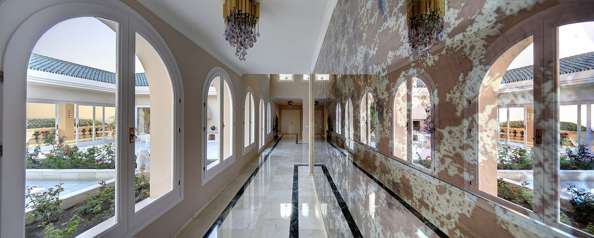 Se vende Villa - Chalet de 10 dormitorios en Costa Del Sol, Málaga, España