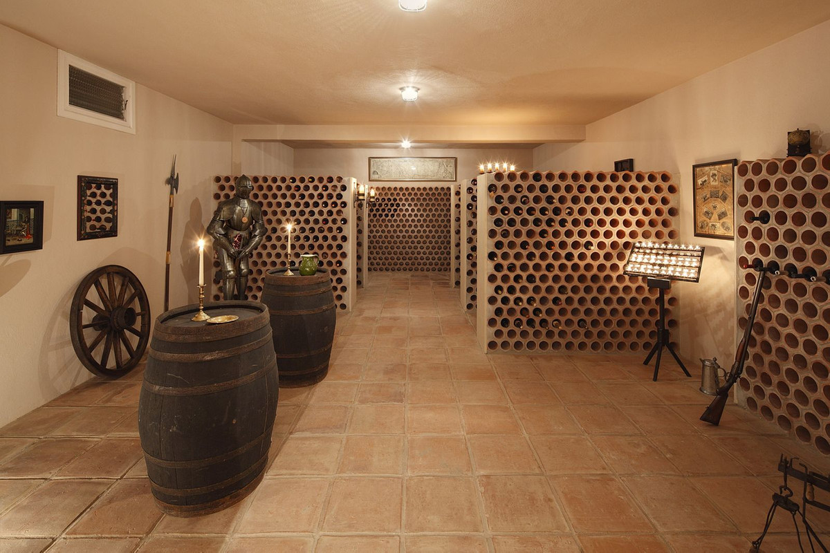 Se vende Villa - Chalet de 10 dormitorios en Costa Del Sol, Málaga, España