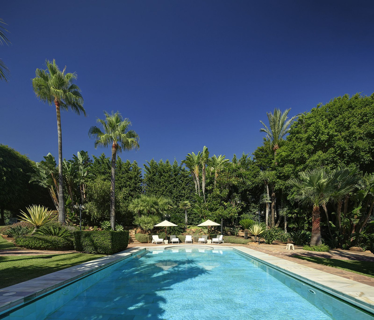 Se vende Villa - Chalet de 10 dormitorios en Costa Del Sol, Málaga, España