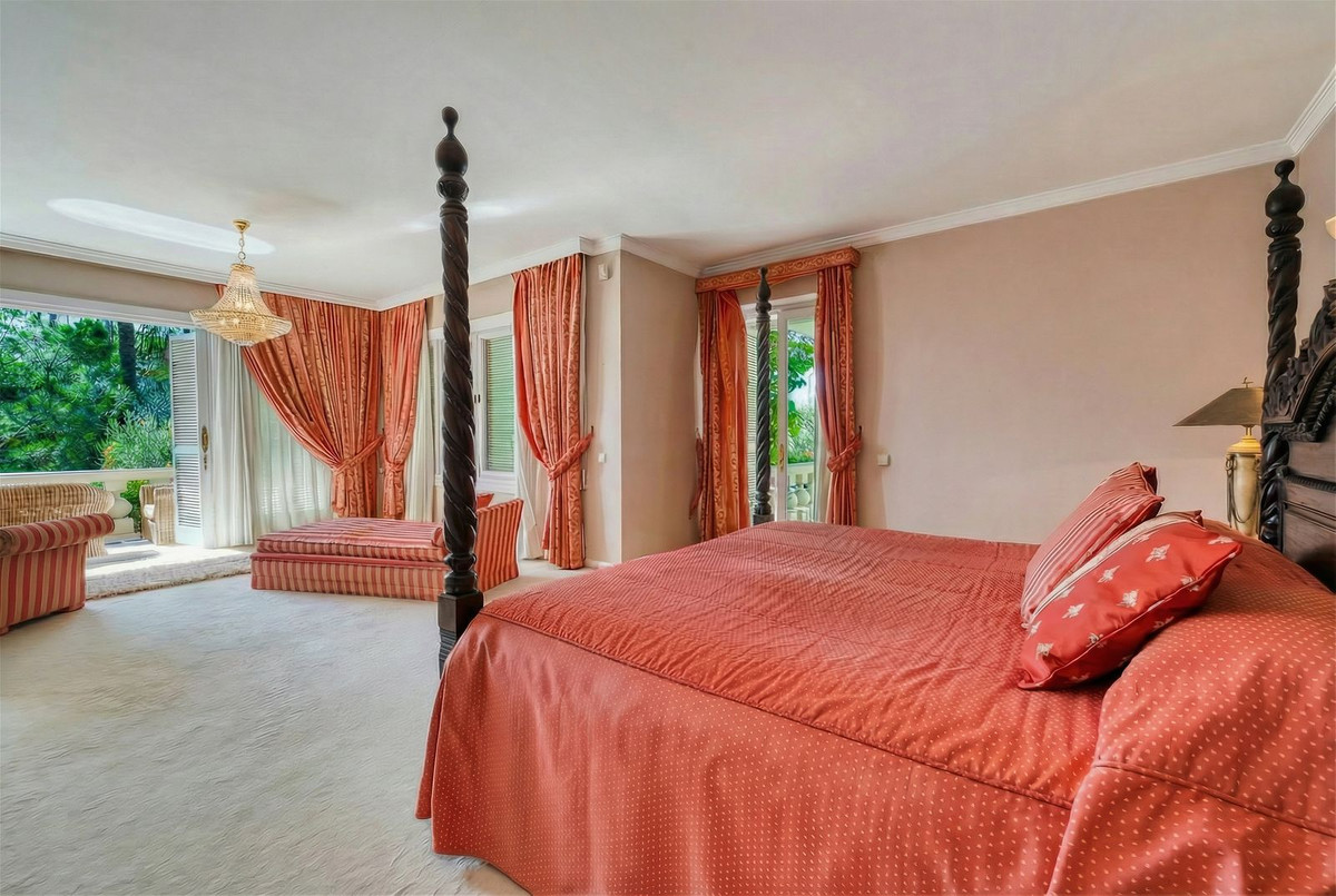 Se vende Villa - Chalet de 10 dormitorios en Costa Del Sol, Málaga, España
