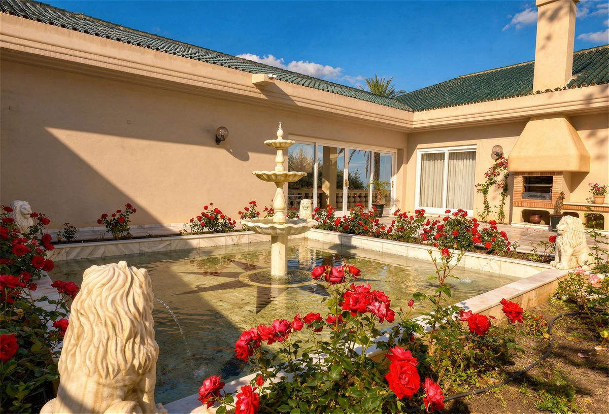 Se vende Villa - Chalet de 10 dormitorios en Costa Del Sol, Málaga, España