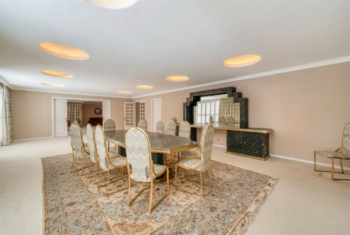 Se vende Villa - Chalet de 10 dormitorios en Costa Del Sol, Málaga, España
