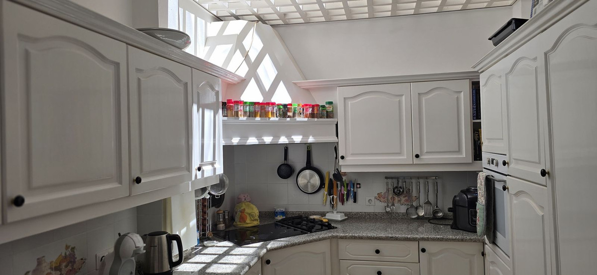 2 Bed Apartment for sale in El Paraiso Costa Del Sol, Málaga, Spain