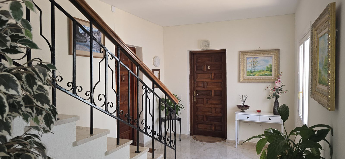 2 Bed Apartment for sale in El Paraiso Costa Del Sol, Málaga, Spain