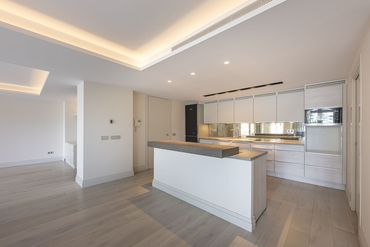 2 Bed Apartment for sale in Marbella Costa Del Sol, Málaga, Spain