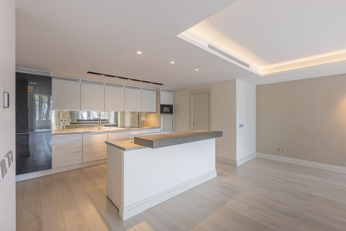 2 Bed Apartment for sale in Marbella Costa Del Sol, Málaga, Spain