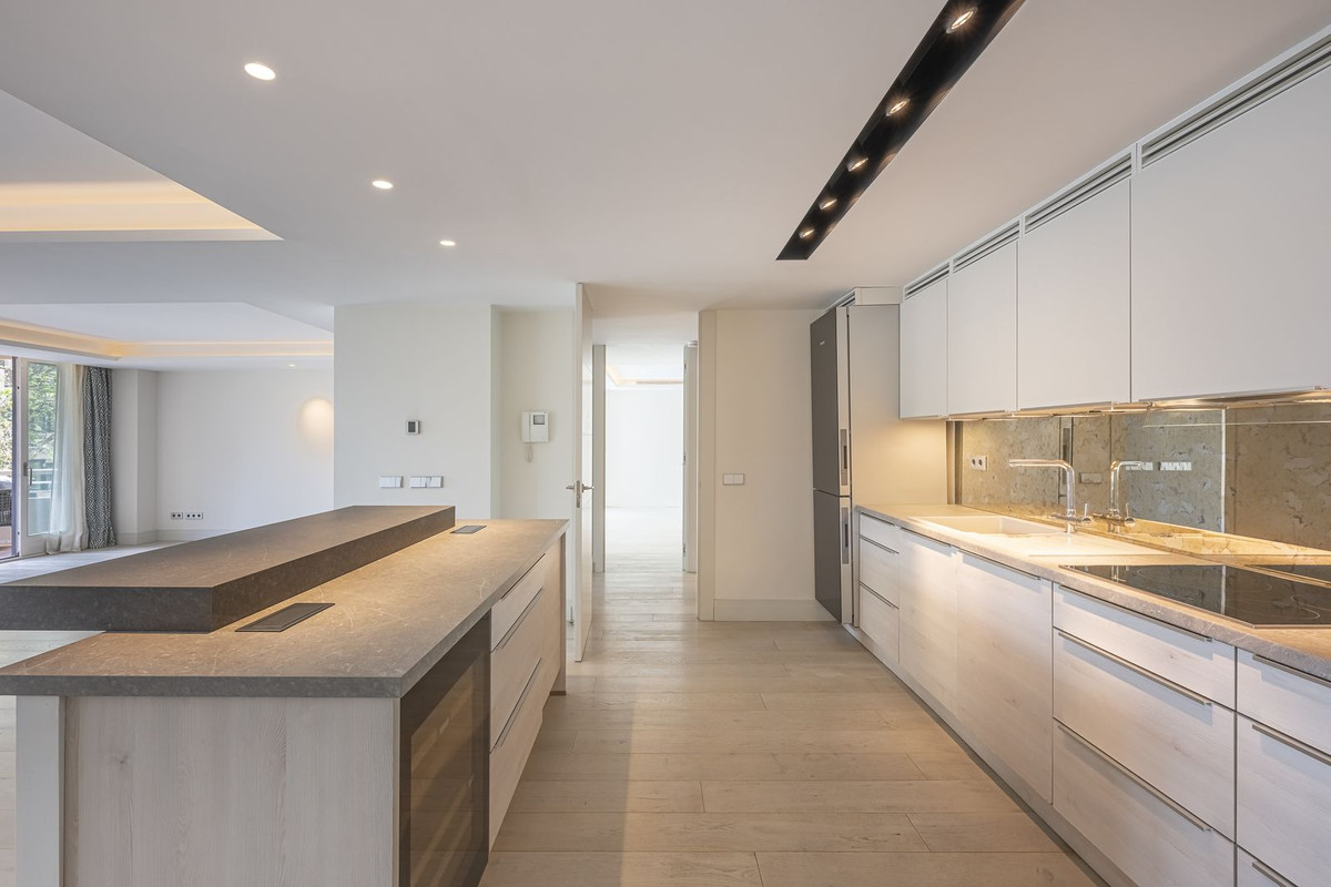 2 Bed Apartment for sale in Marbella Costa Del Sol, Málaga, Spain