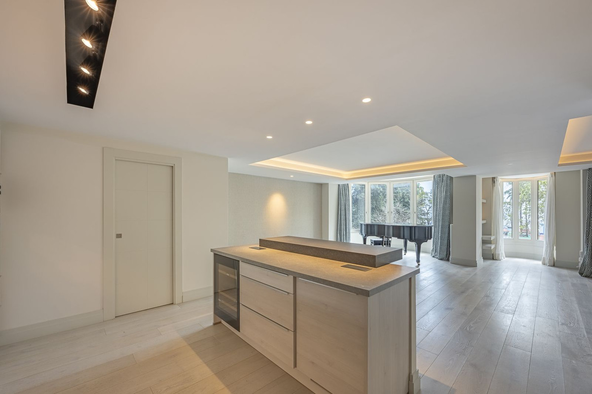 2 Bed Apartment for sale in Marbella Costa Del Sol, Málaga, Spain