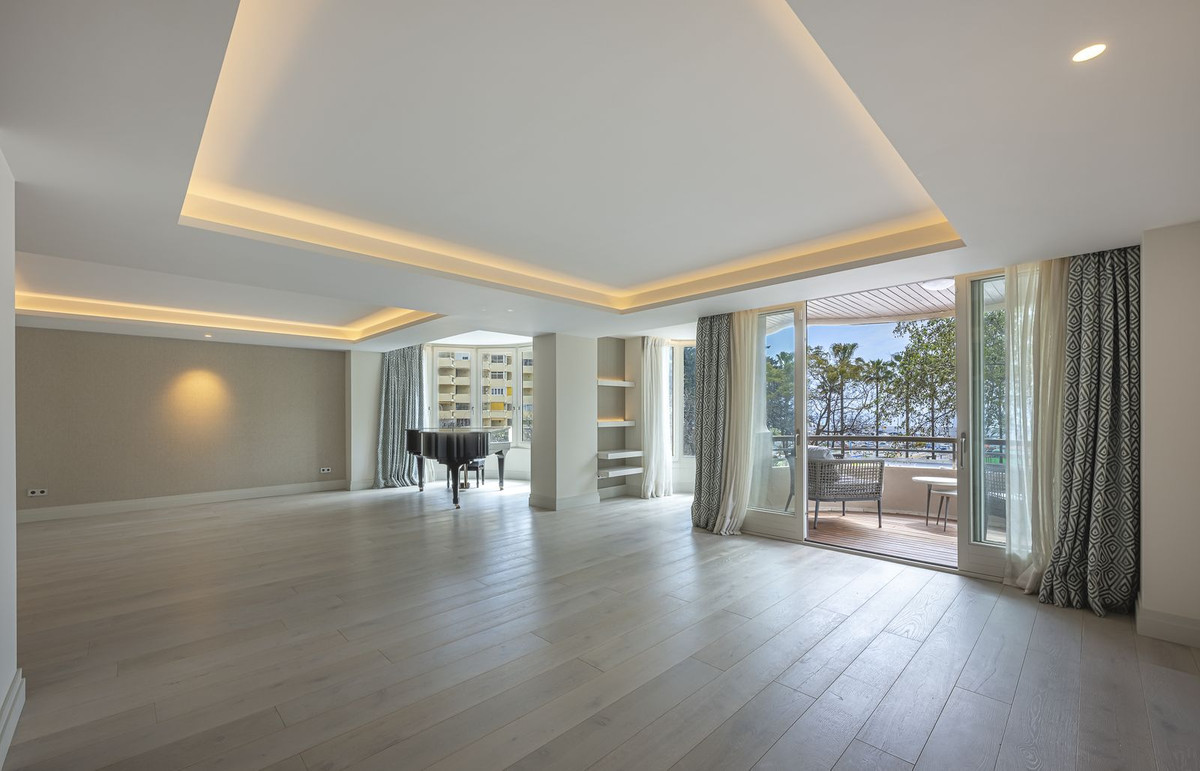 2 Bed Apartment for sale in Marbella Costa Del Sol, Málaga, Spain