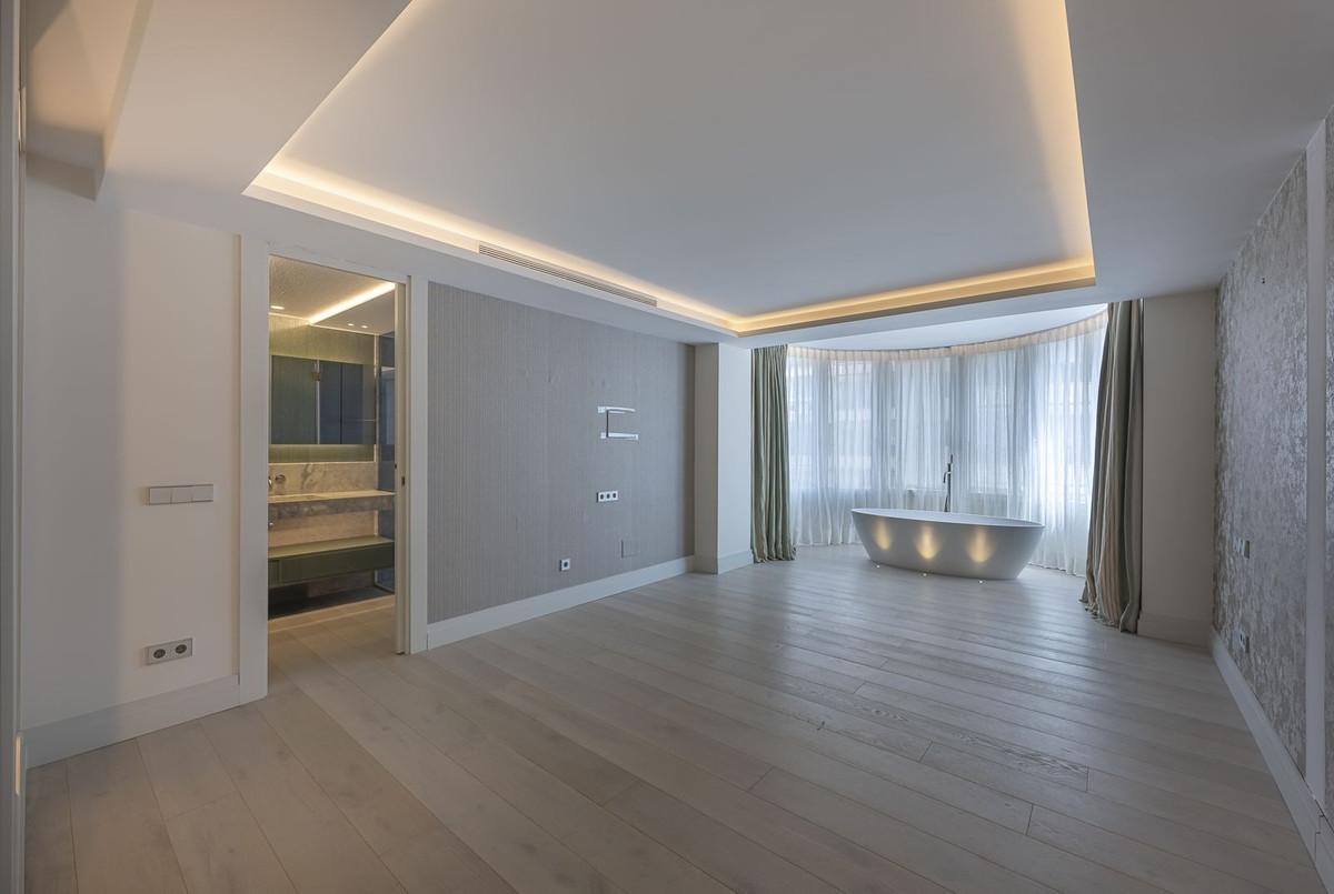2 Bed Apartment for sale in Marbella Costa Del Sol, Málaga, Spain