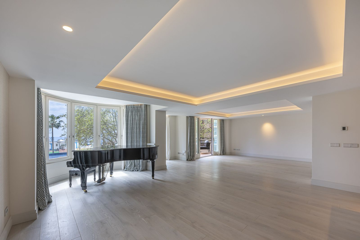 2 Bed Apartment for sale in Marbella Costa Del Sol, Málaga, Spain