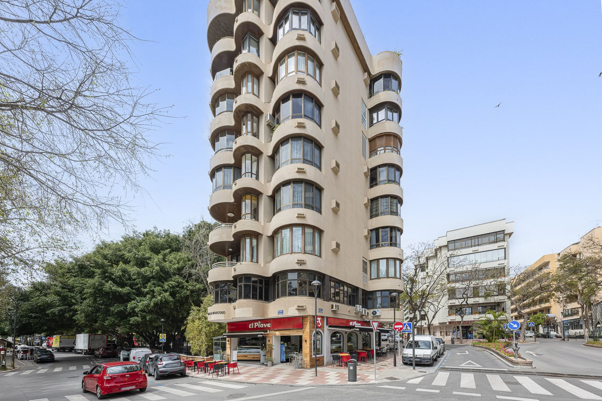 2 Bed Apartment for sale in Marbella Costa Del Sol, Málaga, Spain