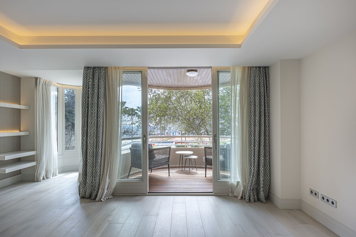 2 Bed Apartment for sale in Marbella Costa Del Sol, Málaga, Spain