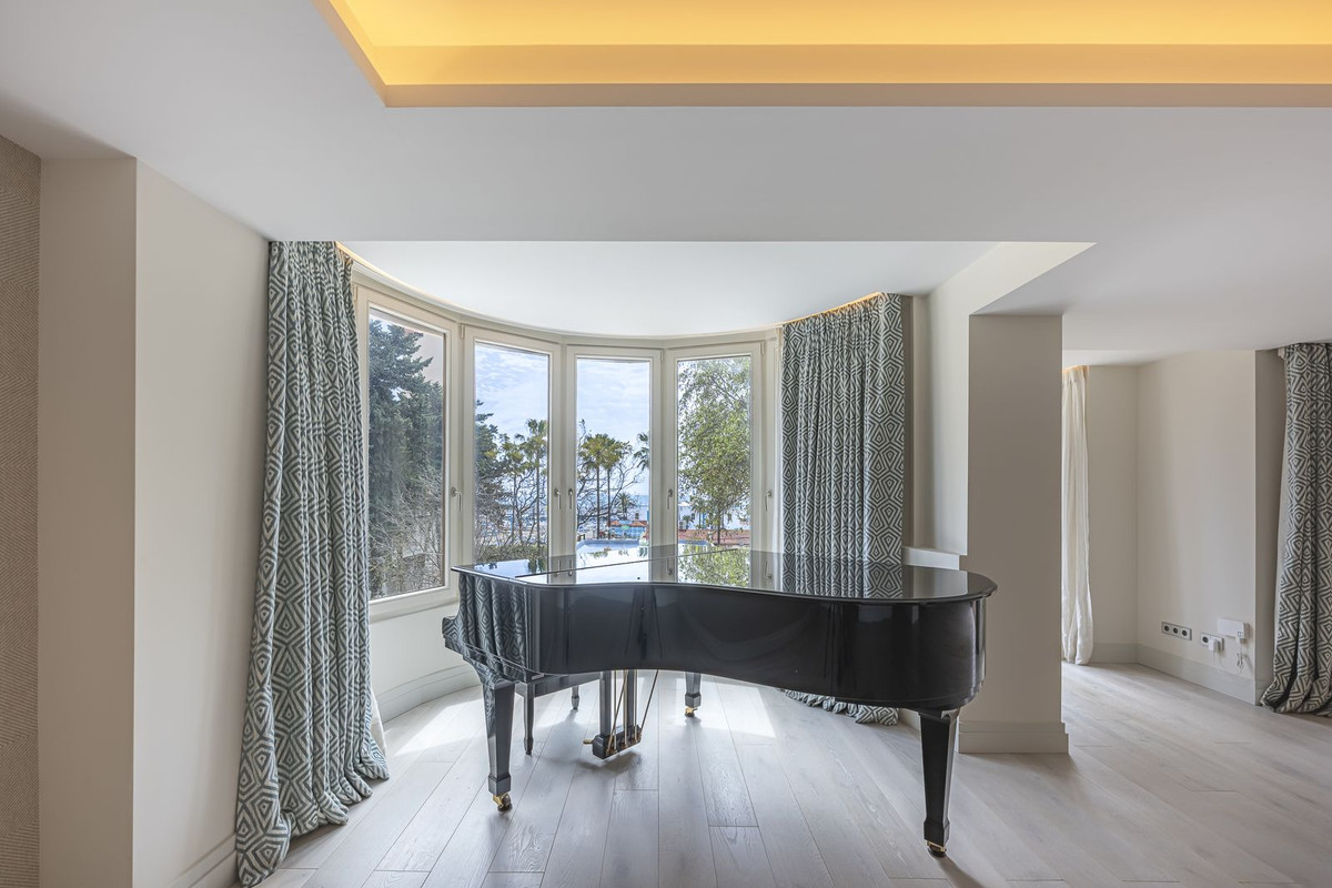 2 Bed Apartment for sale in Marbella Costa Del Sol, Málaga, Spain
