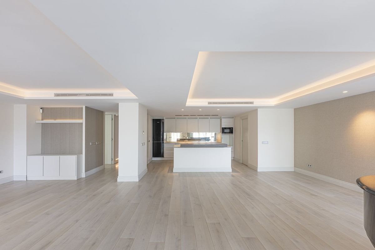 2 Bed Apartment for sale in Marbella Costa Del Sol, Málaga, Spain