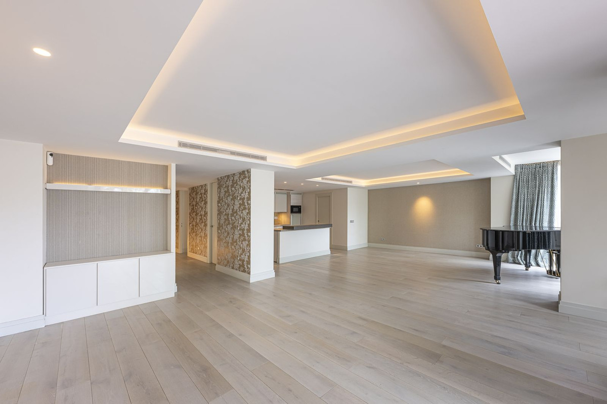 2 Bed Apartment for sale in Marbella Costa Del Sol, Málaga, Spain