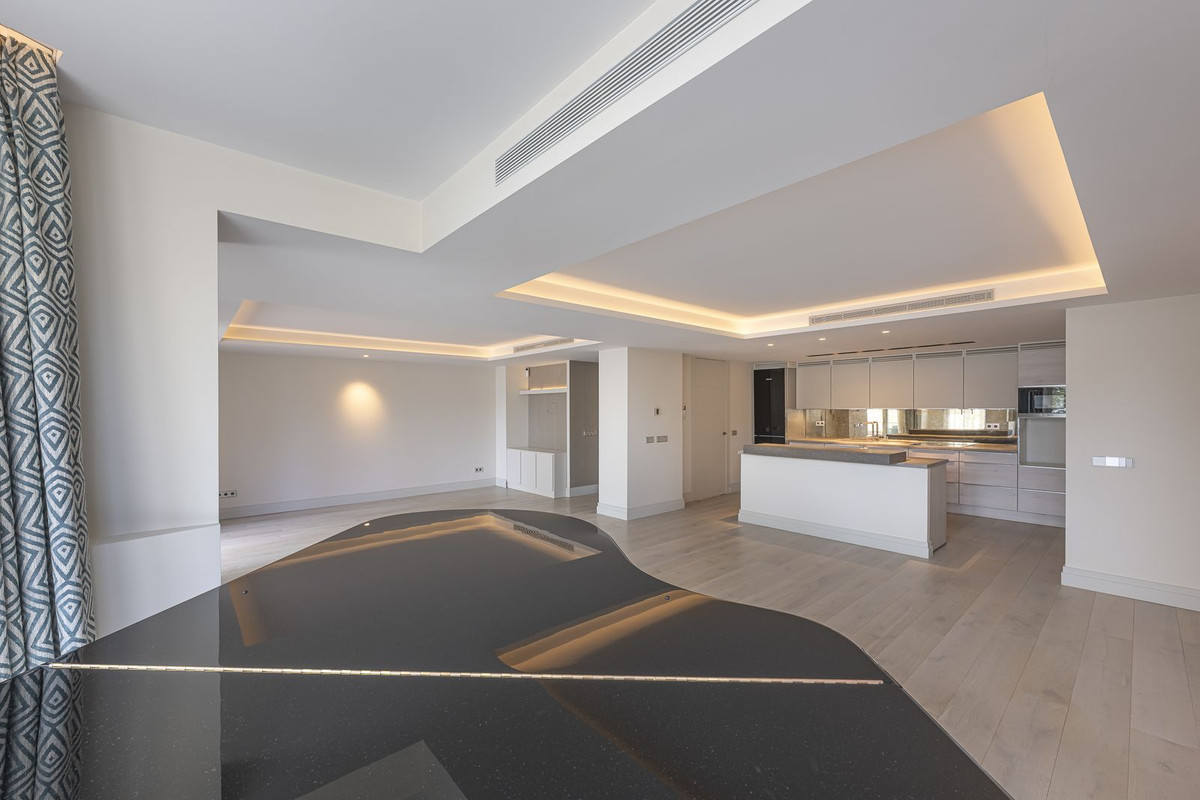 2 Bed Apartment for sale in Marbella Costa Del Sol, Málaga, Spain