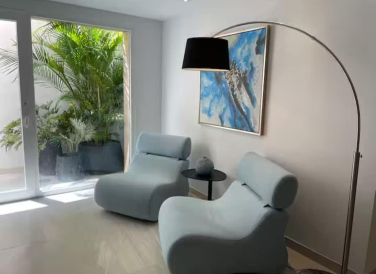 Se vende Villa - Chalet de 5 dormitorios en Costa Blanca, Alicante, España