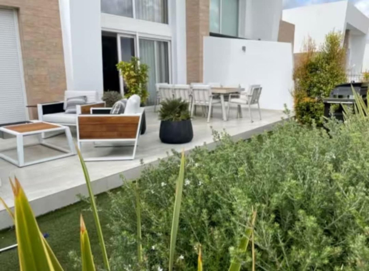 Se vende Villa - Chalet de 5 dormitorios en Costa Blanca, Alicante, España