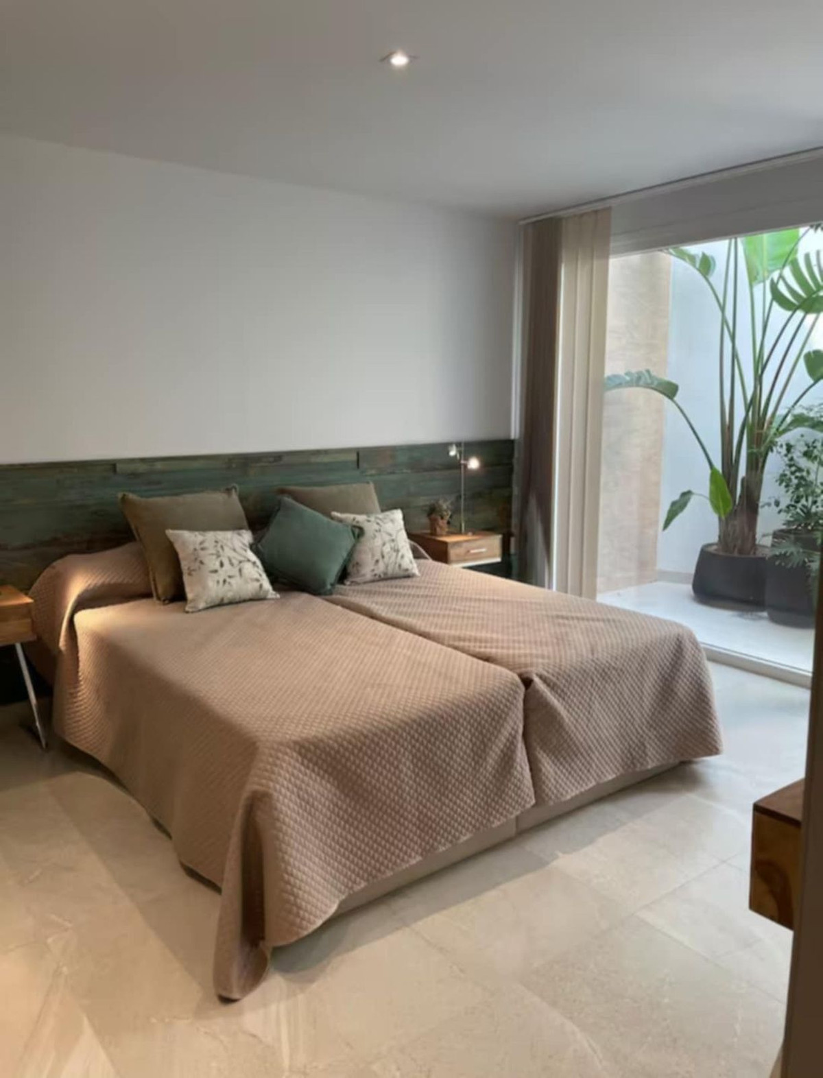 Se vende Villa - Chalet de 5 dormitorios en Costa Blanca, Alicante, España