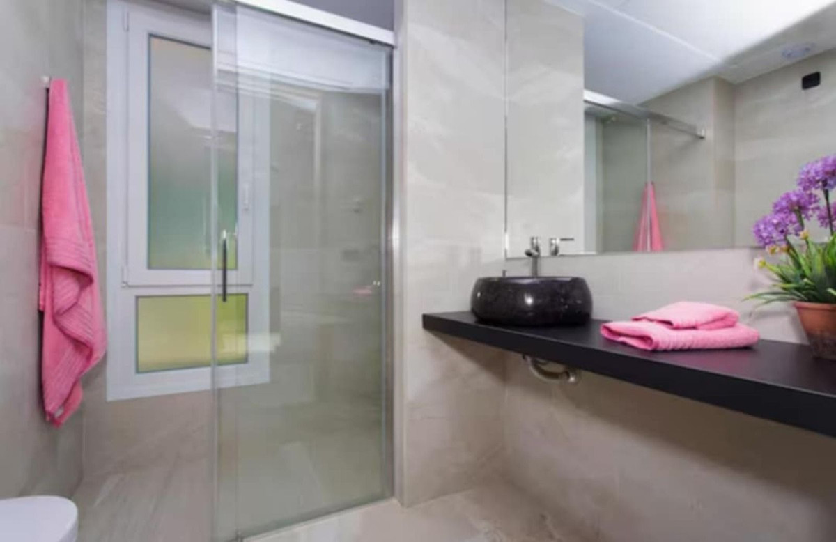 Se vende Villa - Chalet de 5 dormitorios en Costa Blanca, Alicante, España
