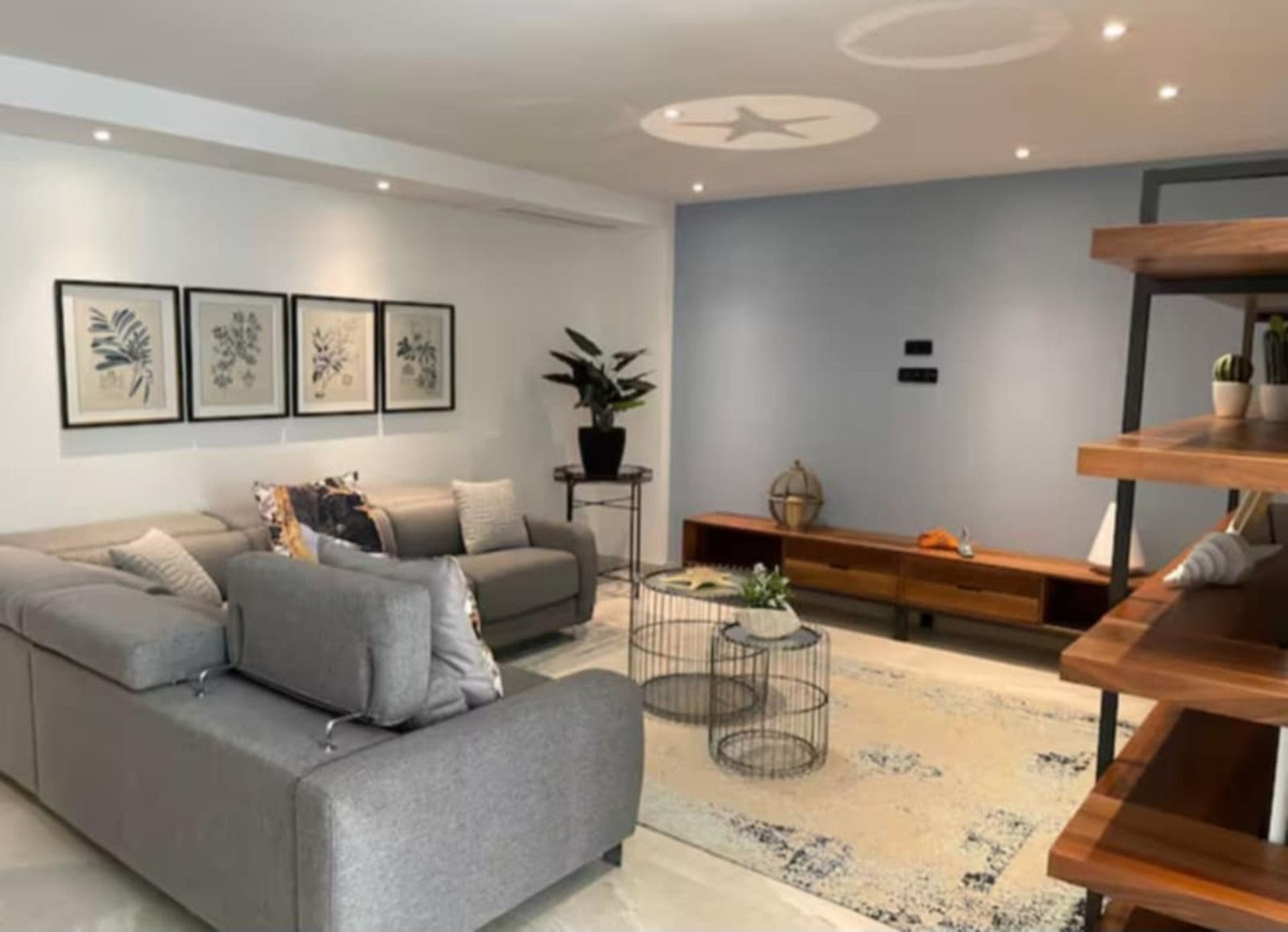 Se vende Villa - Chalet de 5 dormitorios en Costa Blanca, Alicante, España