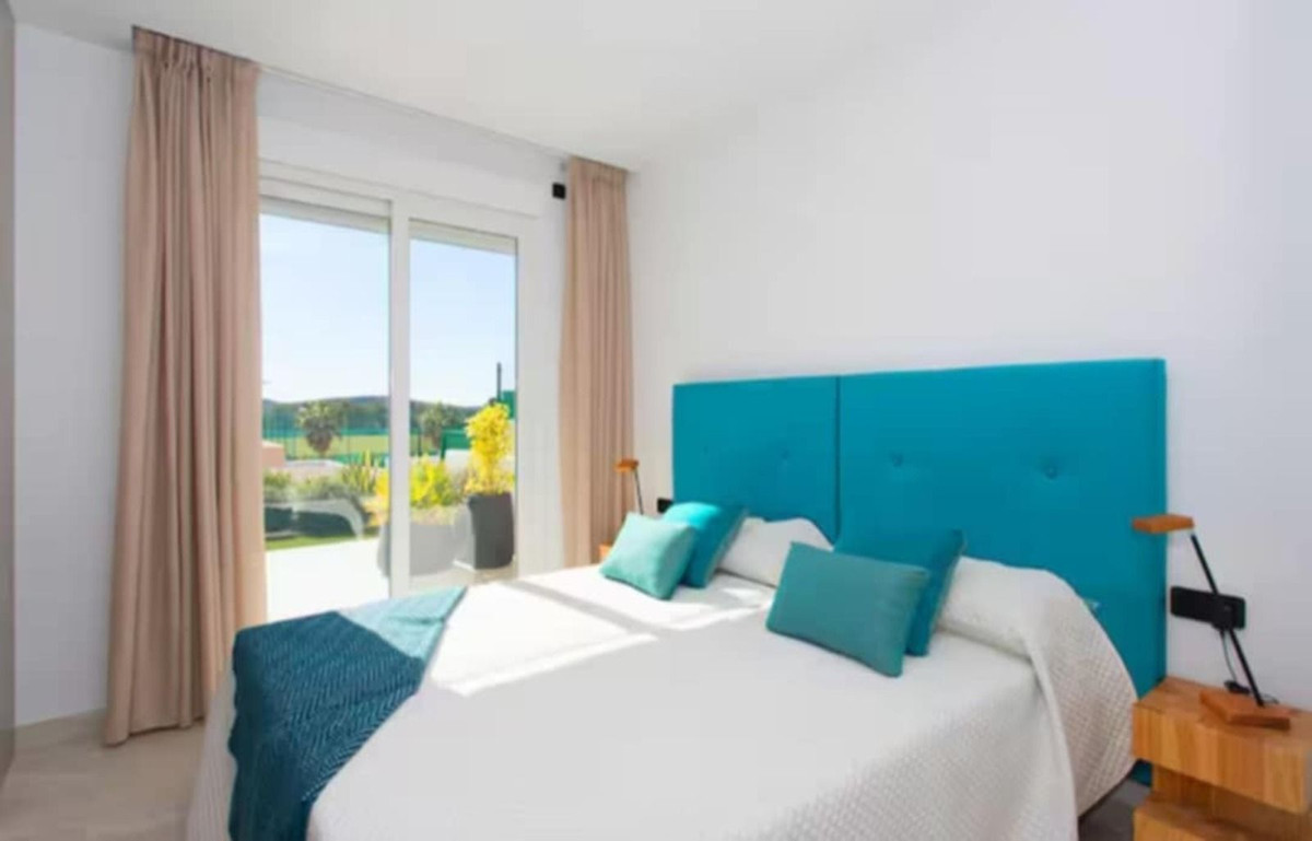 Se vende Villa - Chalet de 5 dormitorios en Costa Blanca, Alicante, España