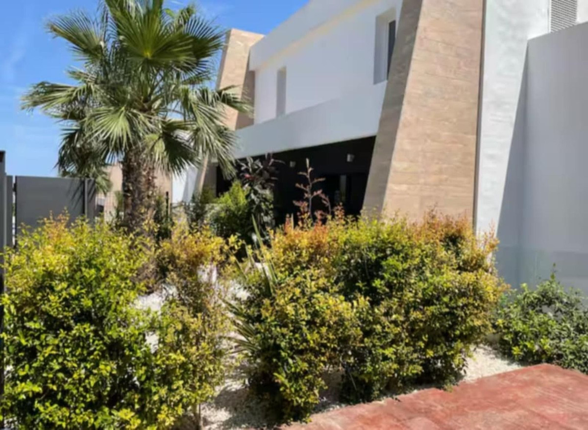 Se vende Villa - Chalet de 5 dormitorios en Costa Blanca, Alicante, España
