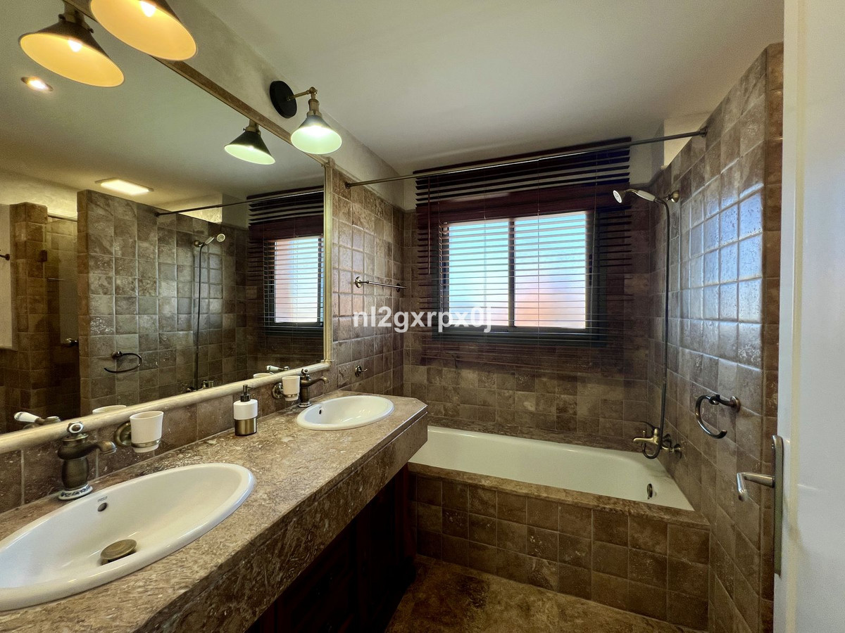 Se vende Apartamento Planta Baja de 2 dormitorios en Costa Del Sol, Málaga, España