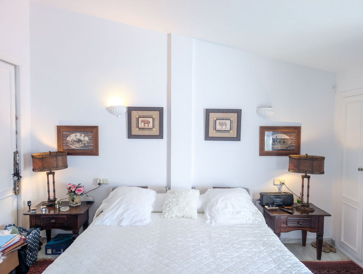 3 Bed Apartment for sale in Marbella Costa Del Sol, Málaga, Spain