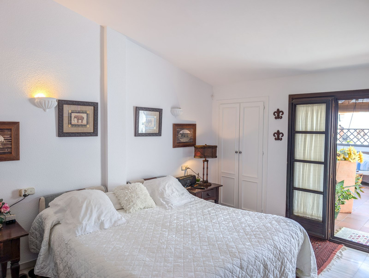 3 Bed Apartment for sale in Marbella Costa Del Sol, Málaga, Spain