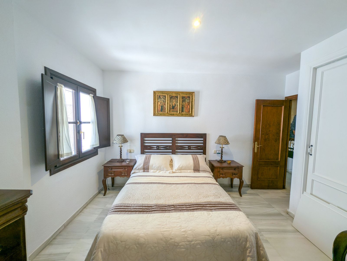 3 Bed Apartment for sale in Marbella Costa Del Sol, Málaga, Spain
