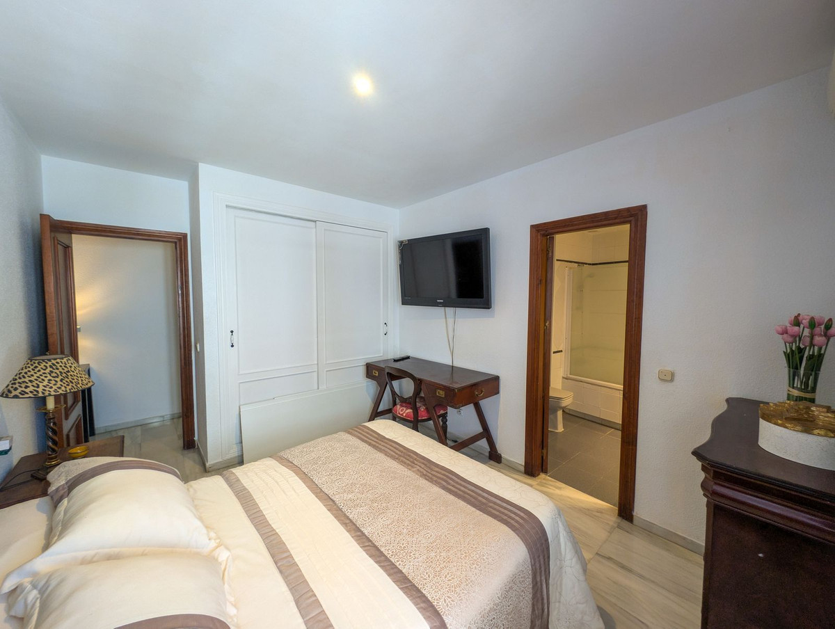 3 Bed Apartment for sale in Marbella Costa Del Sol, Málaga, Spain