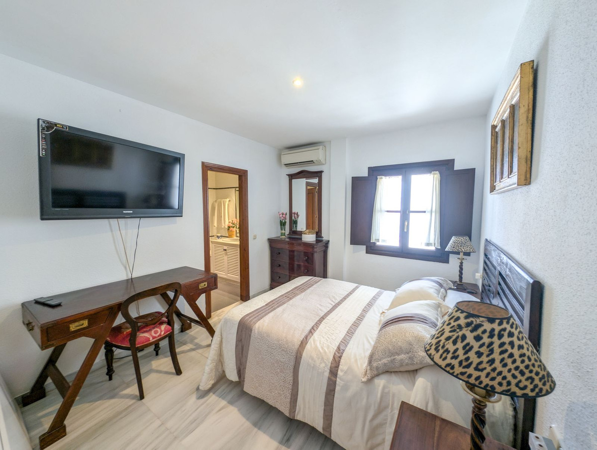3 Bed Apartment for sale in Marbella Costa Del Sol, Málaga, Spain
