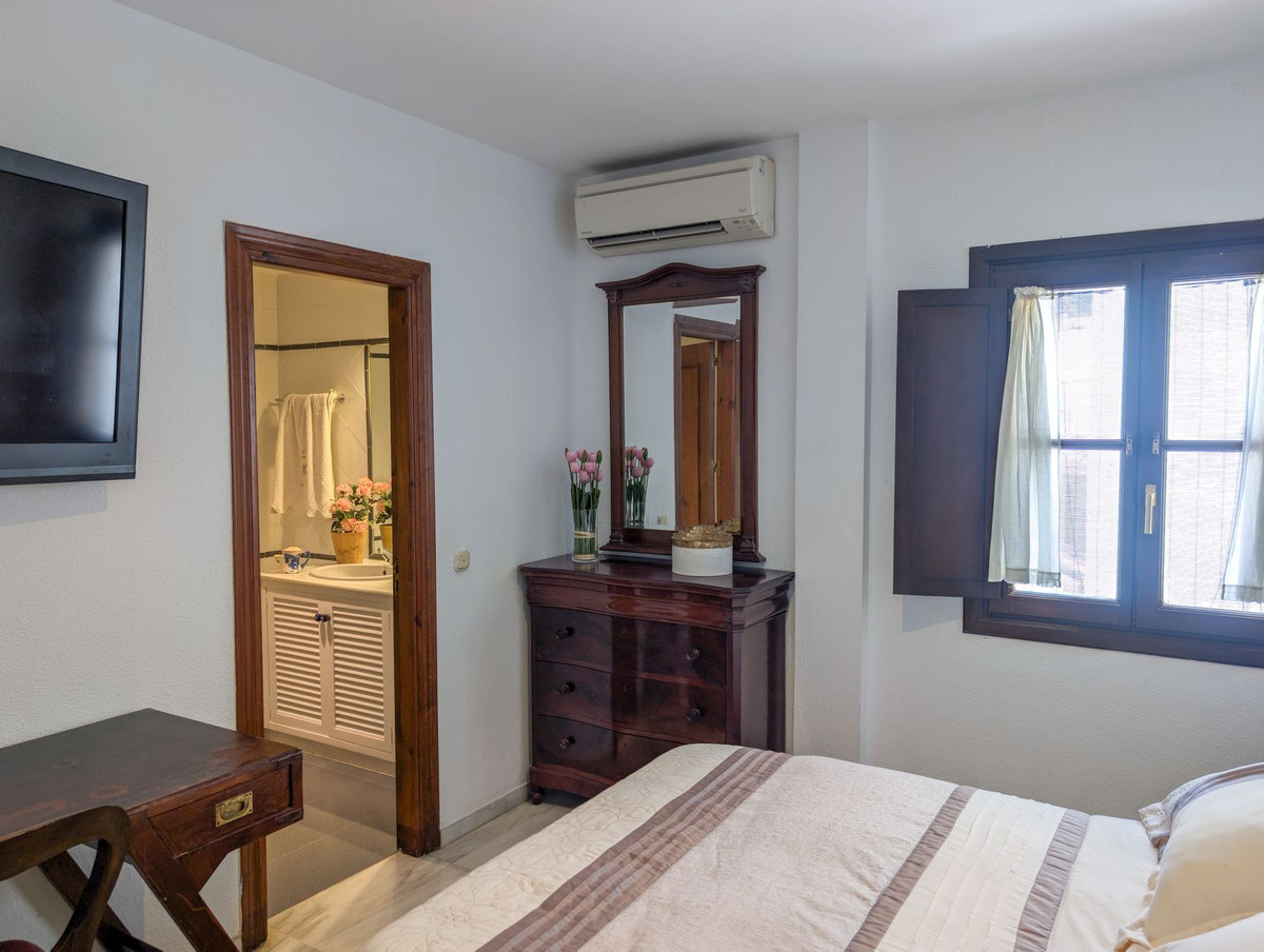 3 Bed Apartment for sale in Marbella Costa Del Sol, Málaga, Spain
