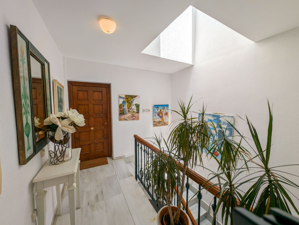 3 Bed Apartment for sale in Marbella Costa Del Sol, Málaga, Spain
