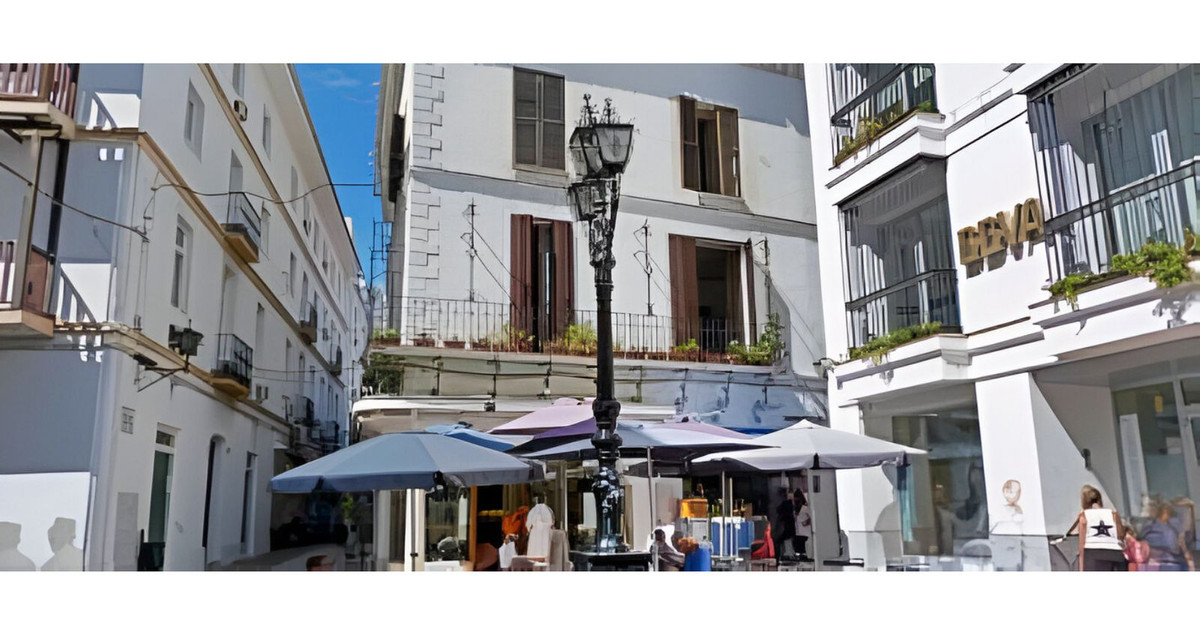 3 Bed Apartment for sale in Marbella Costa Del Sol, Málaga, Spain