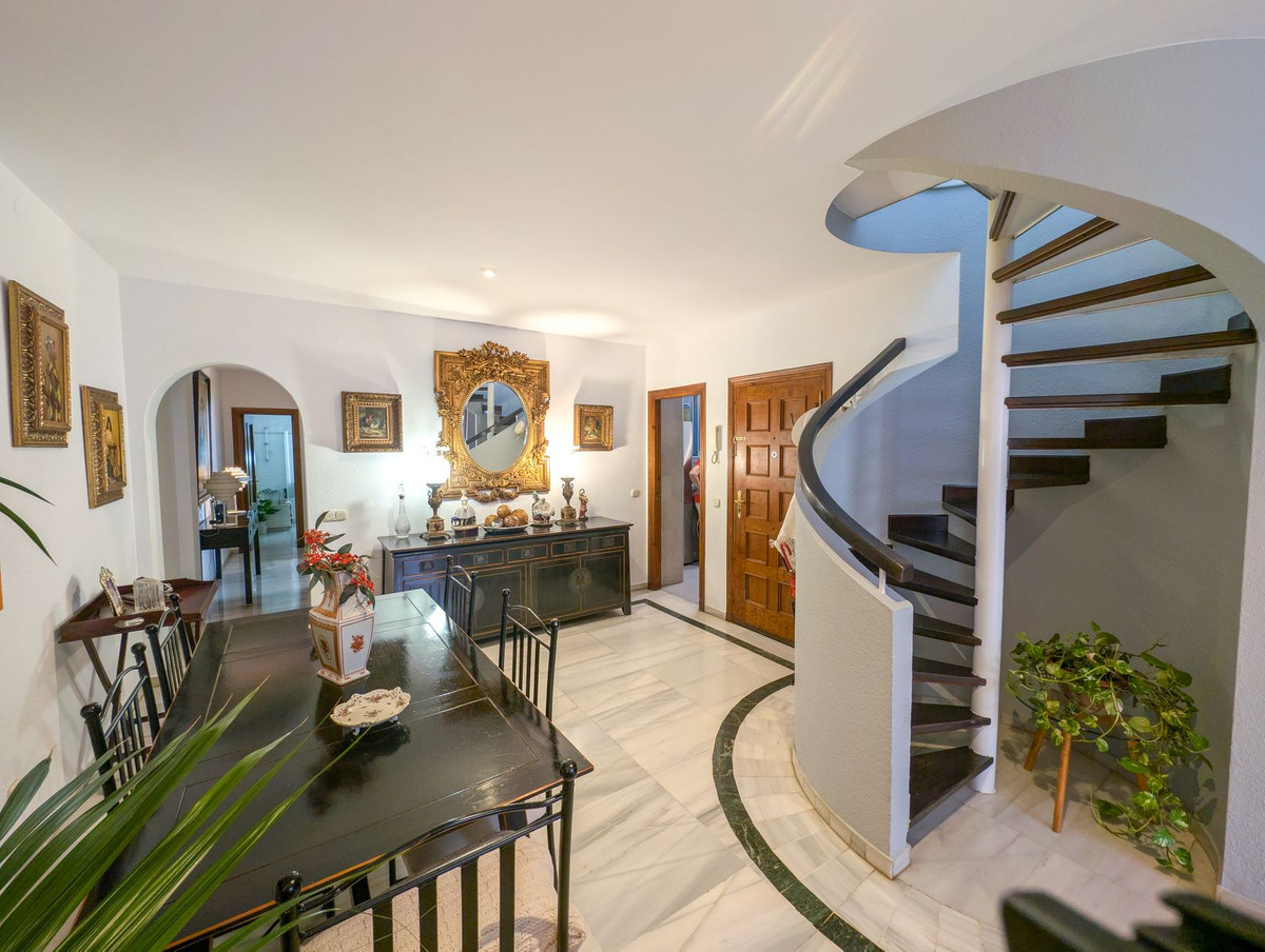 3 Bed Apartment for sale in Marbella Costa Del Sol, Málaga, Spain