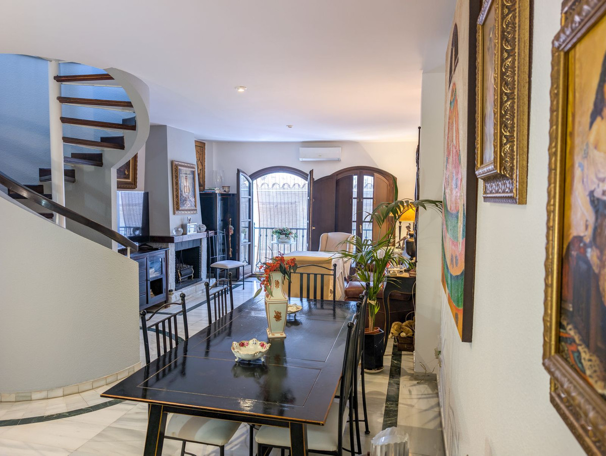 3 Bed Apartment for sale in Marbella Costa Del Sol, Málaga, Spain