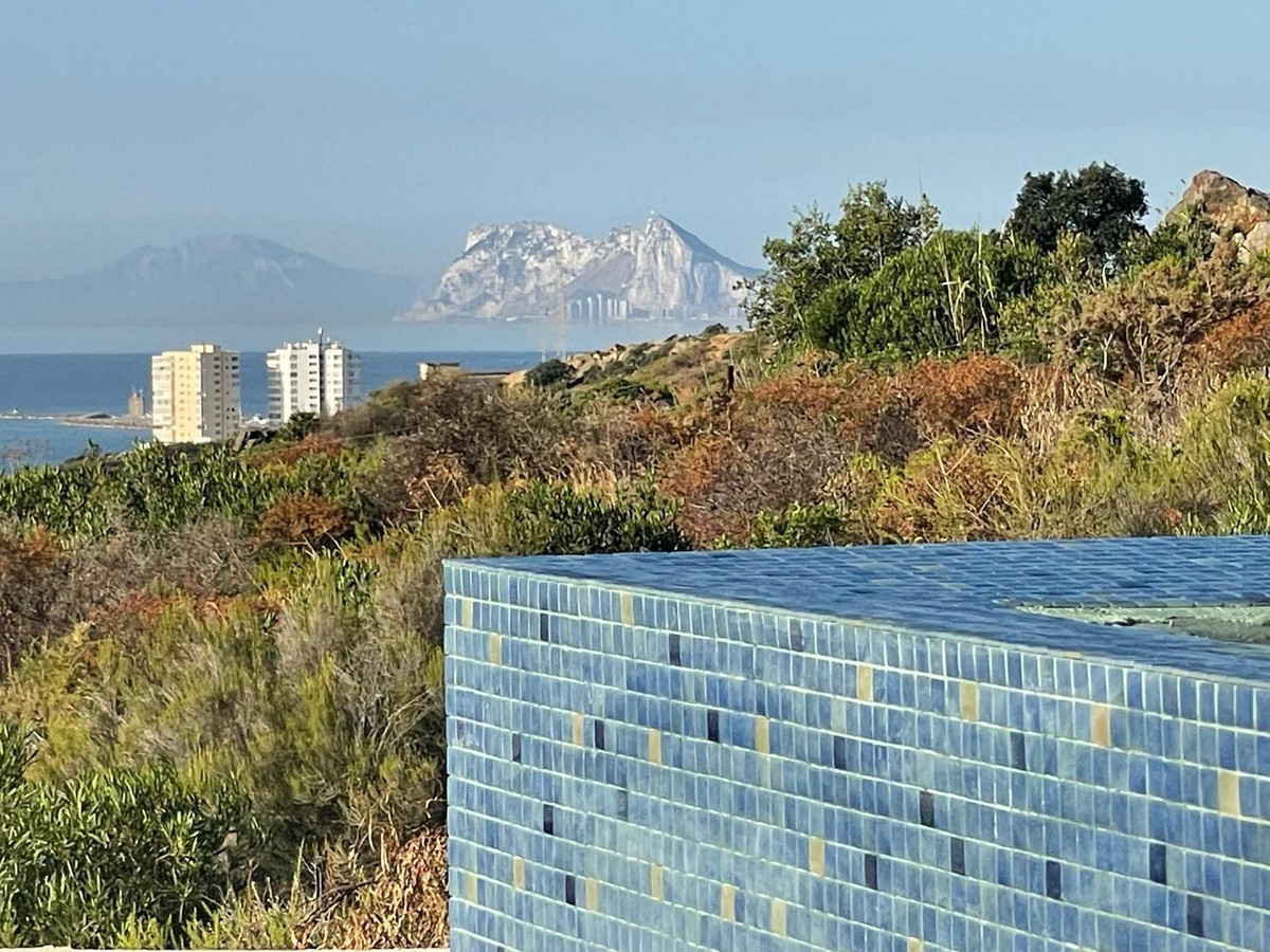 Se vende Villa - Chalet de 4 dormitorios en Costa Del Sol, Cadiz, España