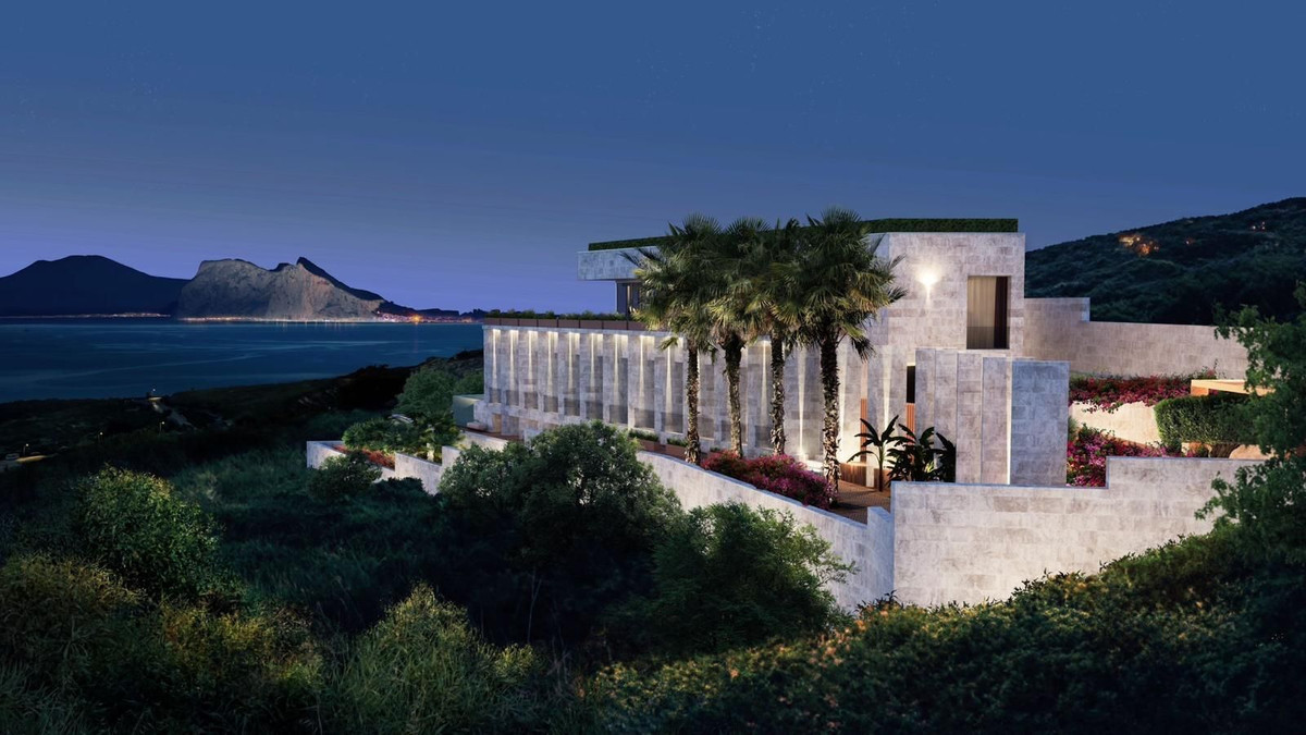 Se vende Villa - Chalet de 4 dormitorios en Costa Del Sol, Cadiz, España