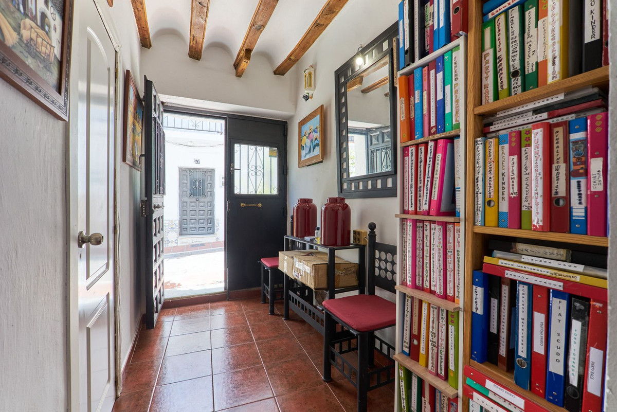 7 Bed Townhouse for sale in Marbella Costa Del Sol, Málaga, Spain